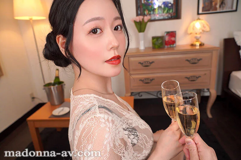 【VR】超高画質8K 初VR岬ひかり「終電、なくなっちゃったみたいですね…。」 結婚式の二次会終わり 新婦の友人・ひかりさんと まさかのワンナイトラブSEX