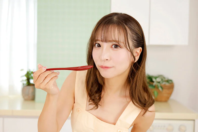 【VR】皆が羨む美人の嫁は重度のオチ●ポ中毒!24 時間SEXのお誘いが止まない(悪)?夢のような新婚生活 小那海あや 【8K】